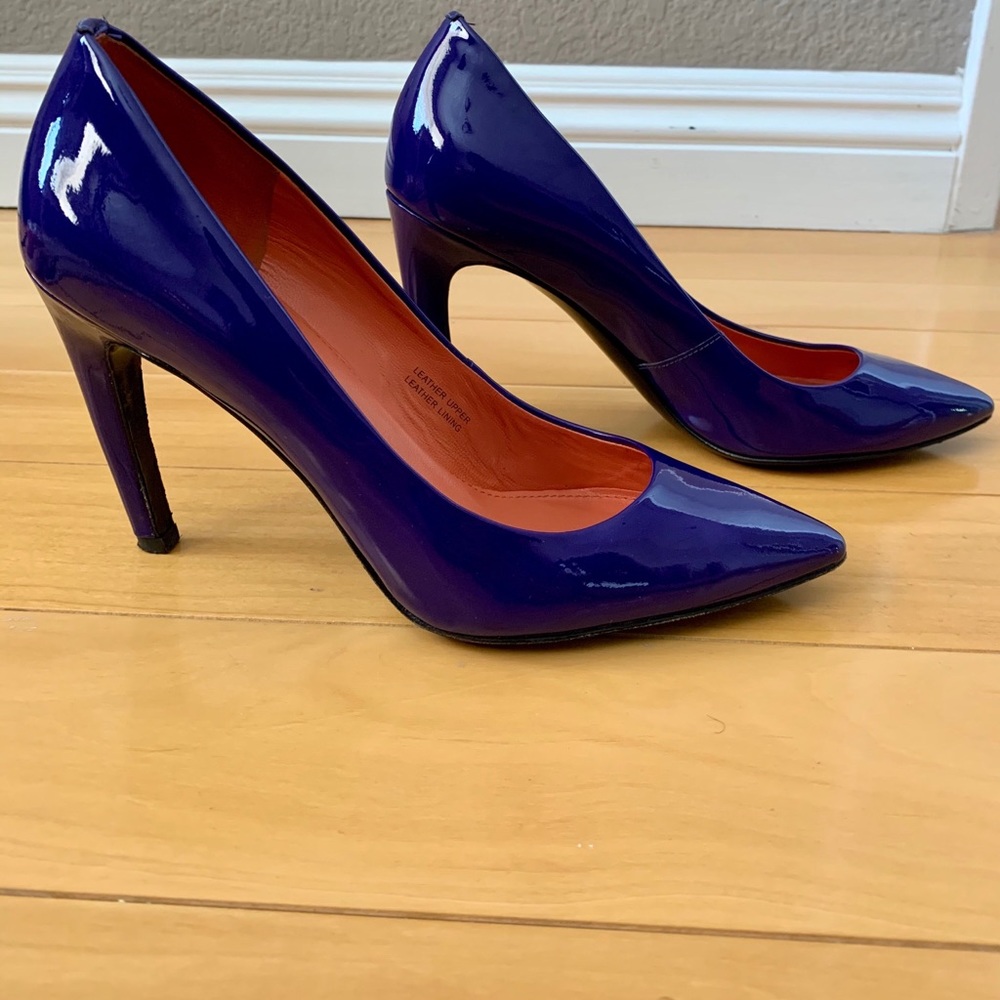 “COBALT” BLUE VIA SPIGA PUMPS Gently worm TWICE